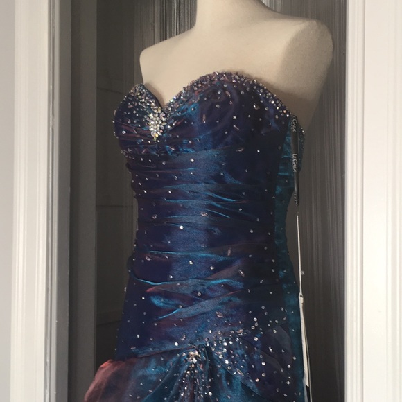Prom Gown - Picture 2 of 5